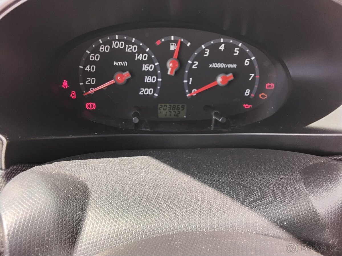 Nissan Micra - 13