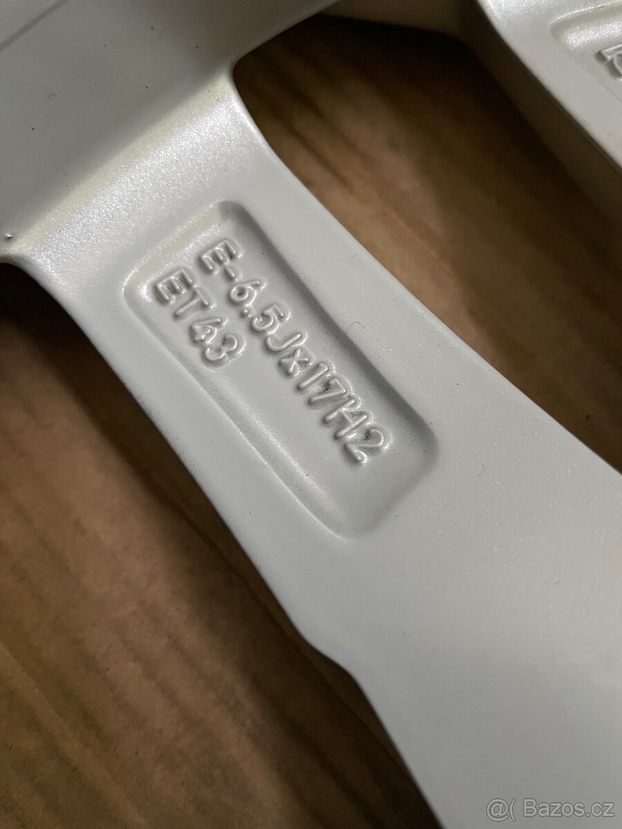 Original zimni alu Audi A3 S3 8Y r17 205/50/17 95% - 13