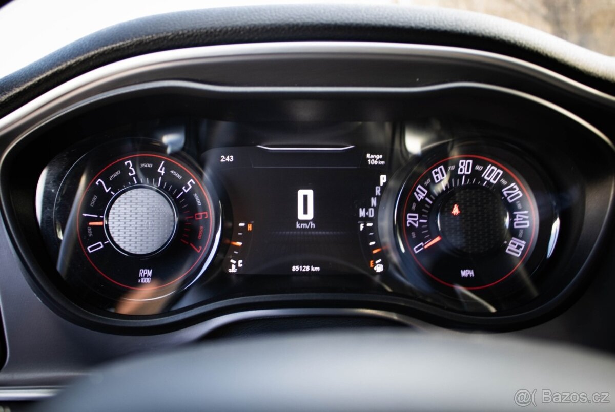 Dodge Challenger 5,7 HEMI - 13