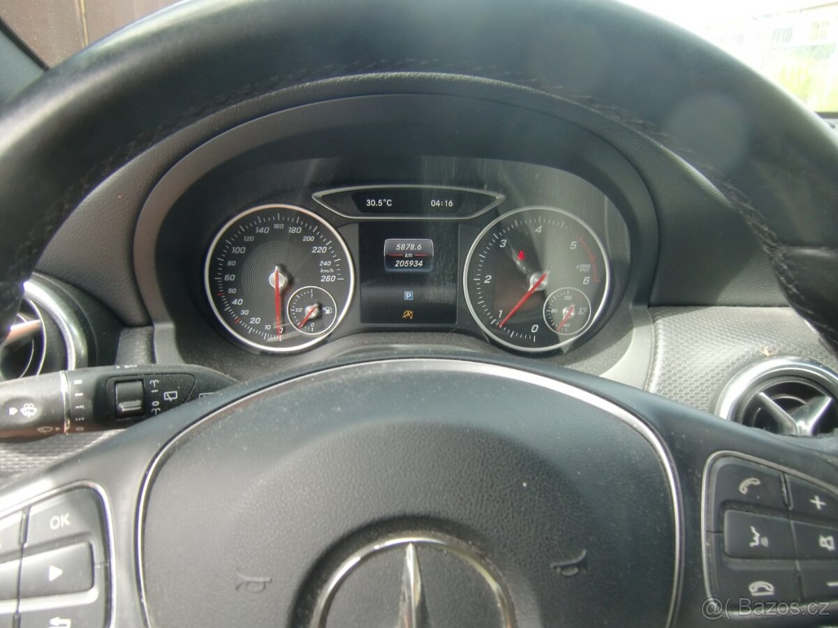 MERCEDES A180 CDI - 13