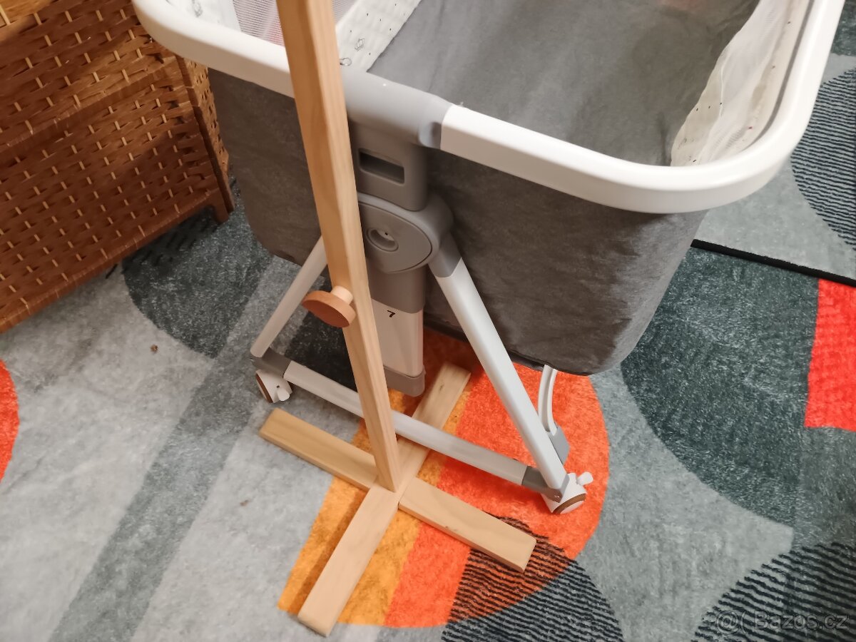 Pojízdná postýlka pro miminko - 13