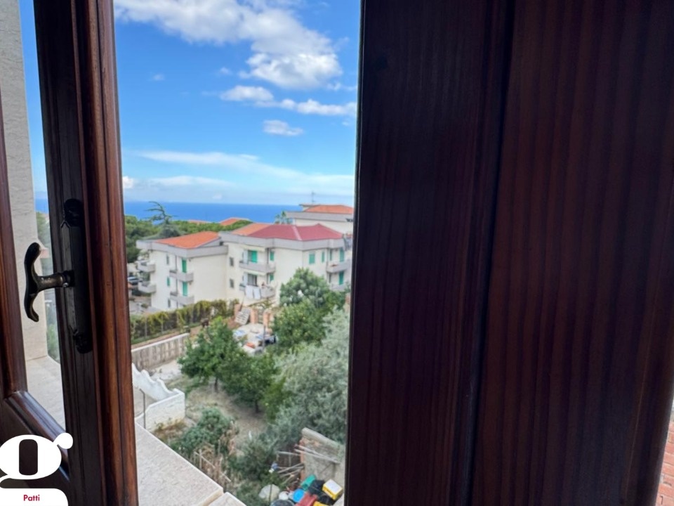 Prodej komfortního zař. bytu 4+1, 120 m2, Patti, Sicílie - 13