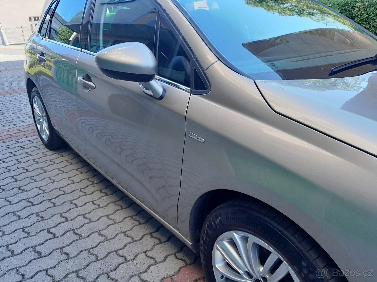 Citroen C4 1,6i 88KW Exclusive - 13