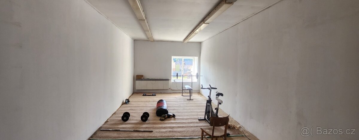 Multifunknční areál - dílny, kanceláře, byty - 13