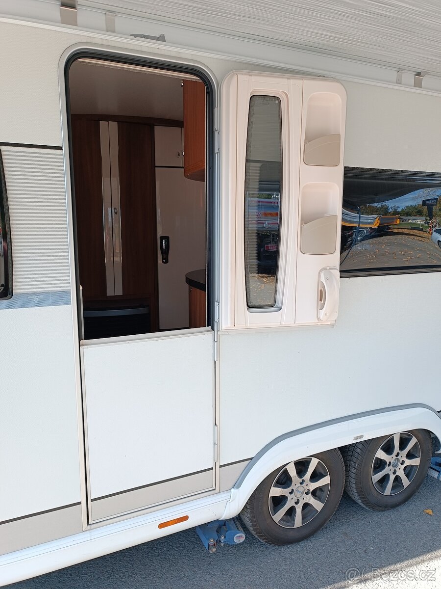 Hobby 610 UL Premium obytný přívěs 2016 Markýza,solar - 13