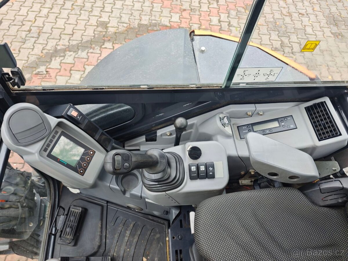 Pásový Minibagr Hitachi ZX38U-5A - 13