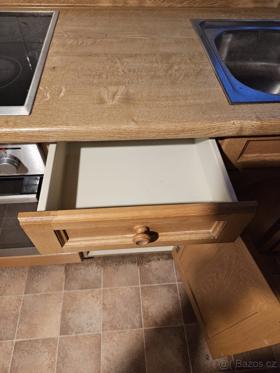 Masivní kuchyňská linka z Německa se spotřebiči - 13