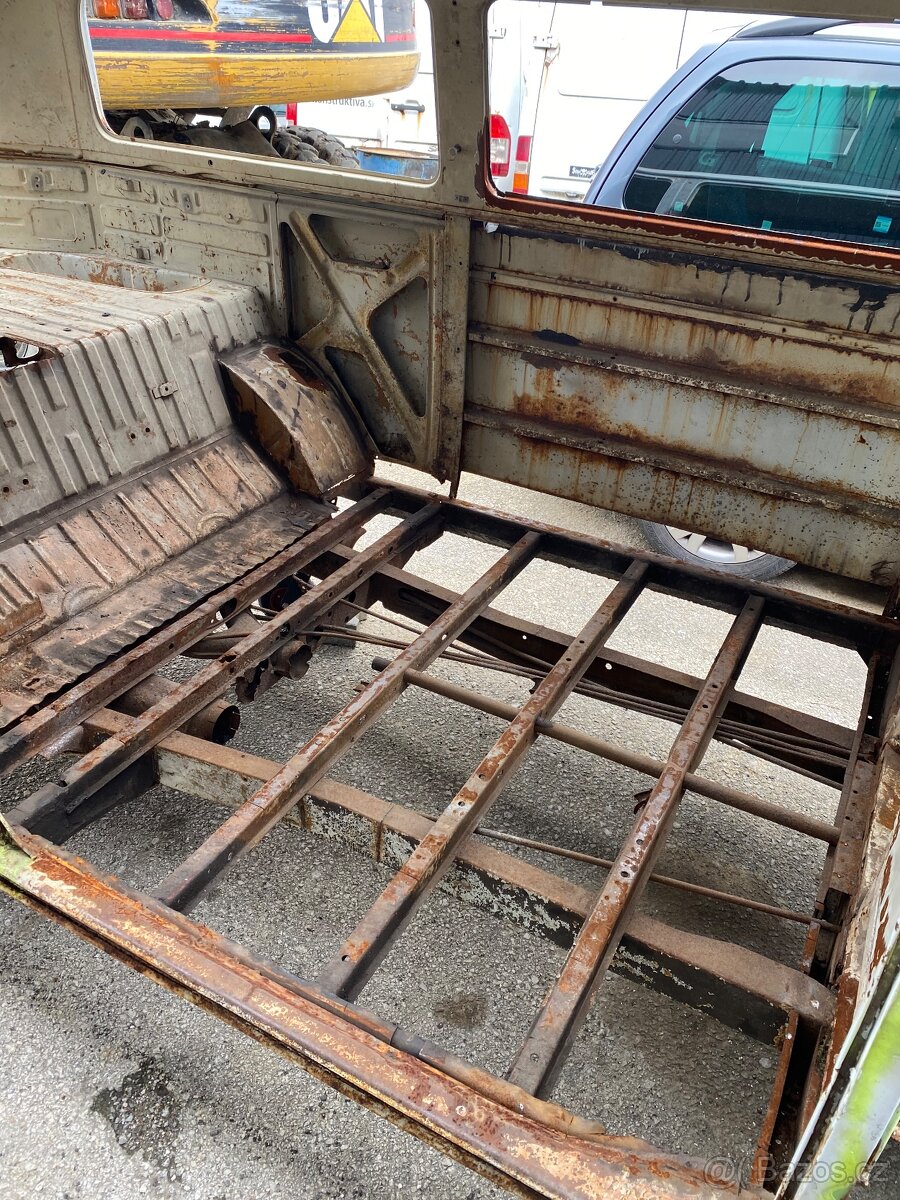 Volkswagen t2b karoséria - 13