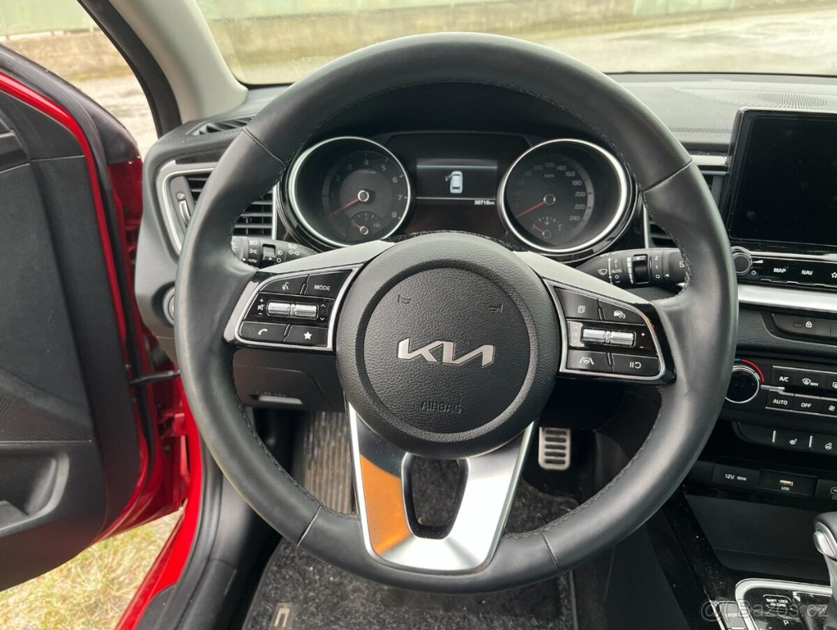 Kia Ceed SW 1.5 T-GDI - 13
