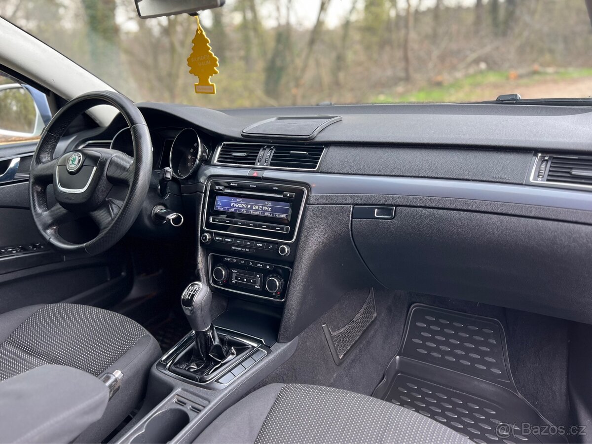 Škoda Superb 2 2010 - 13