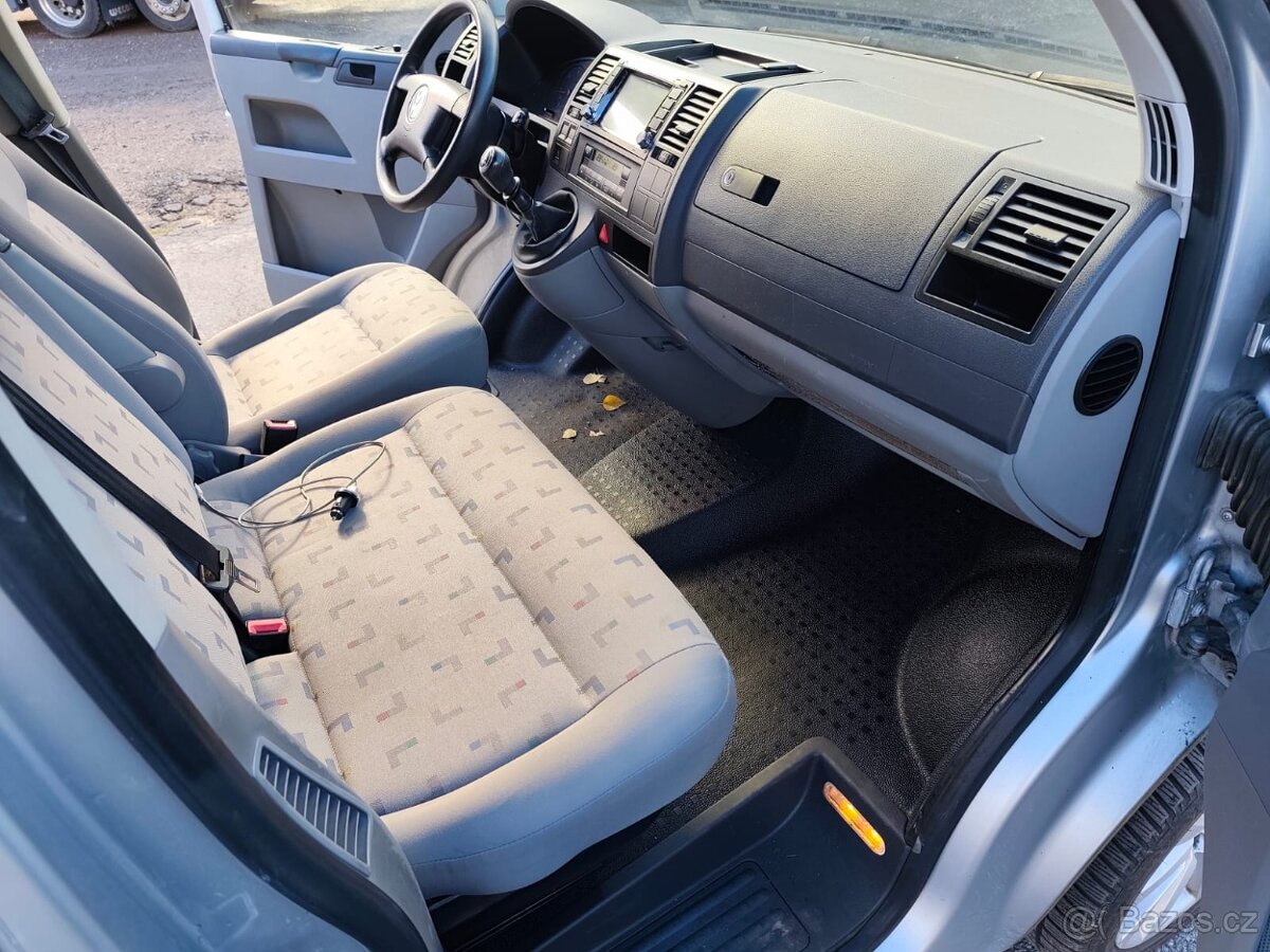 Volkswagen Caravelle, 2.5 TDI 128 kW 4x4. - 13