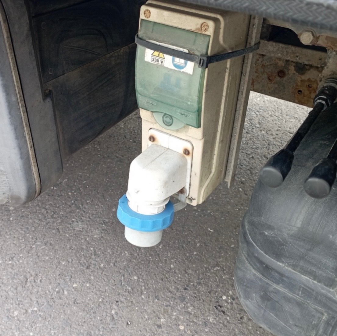 Nissan Cabstar - montážní plošina - 13