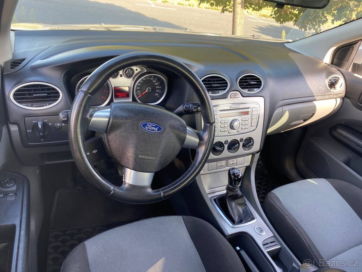 Ford Focus 1.6 85 kW (2009) - 13