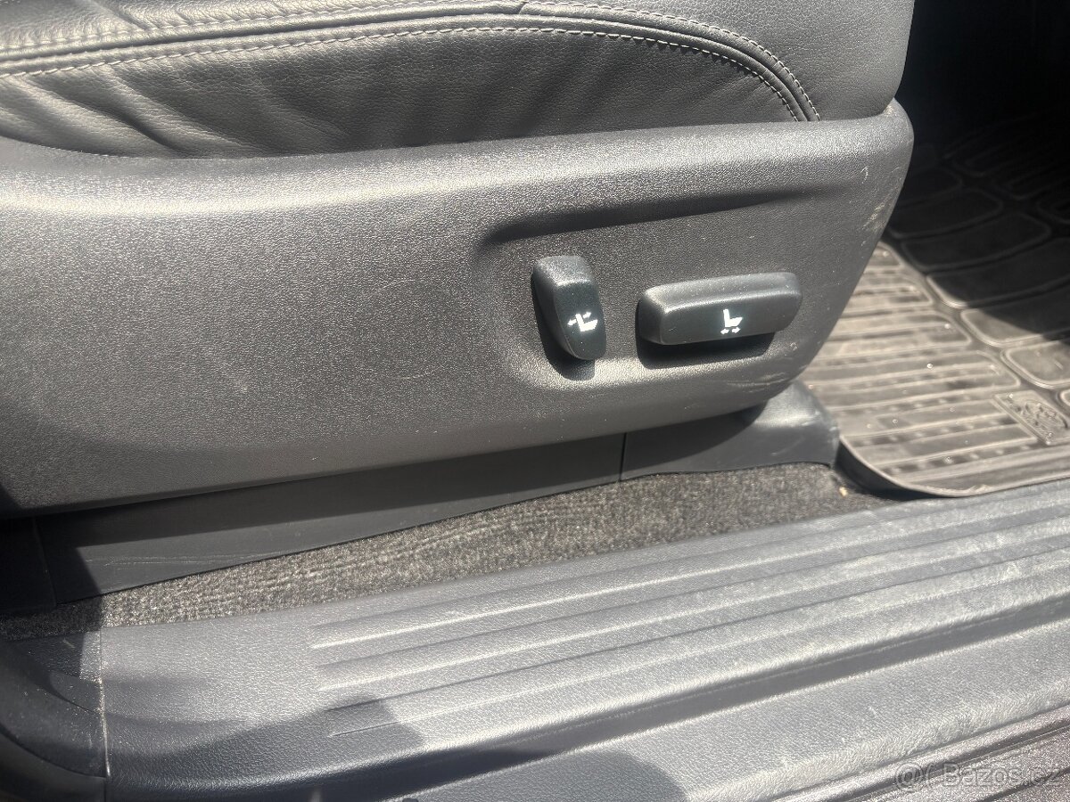 Toyota Land Cruiser GDJ 150 - 13