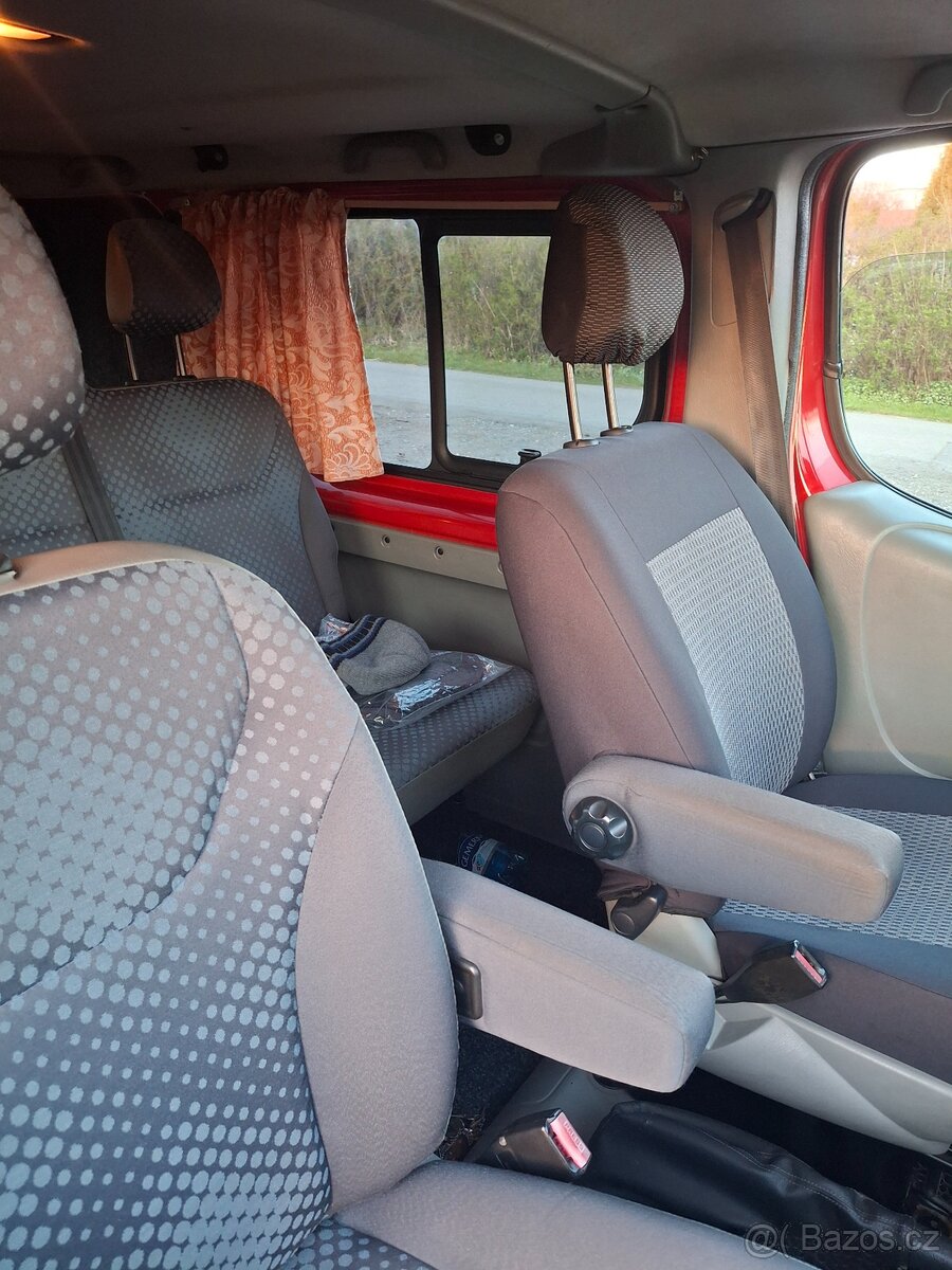 Renault Trafic - 13