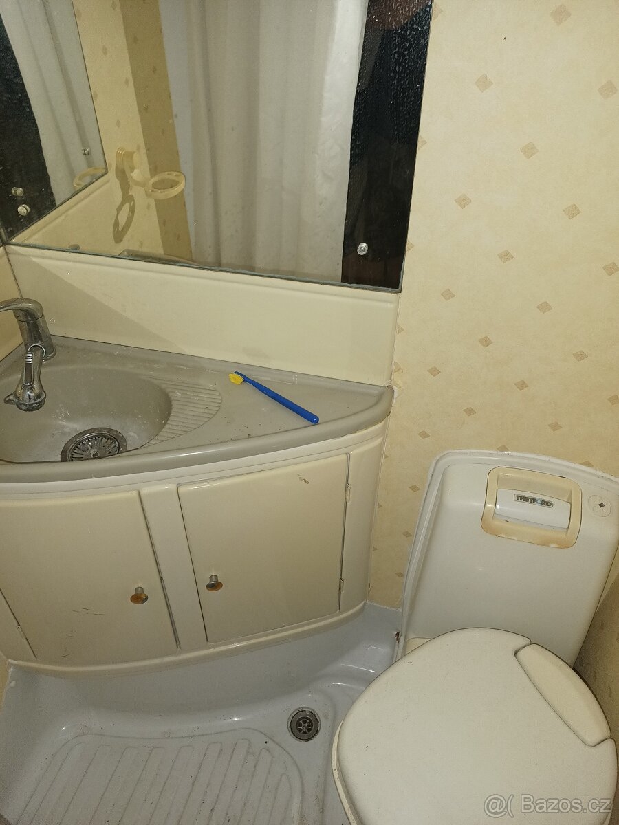 Prodám obytňák Aventura Swift 330, 2006,7místný - 13