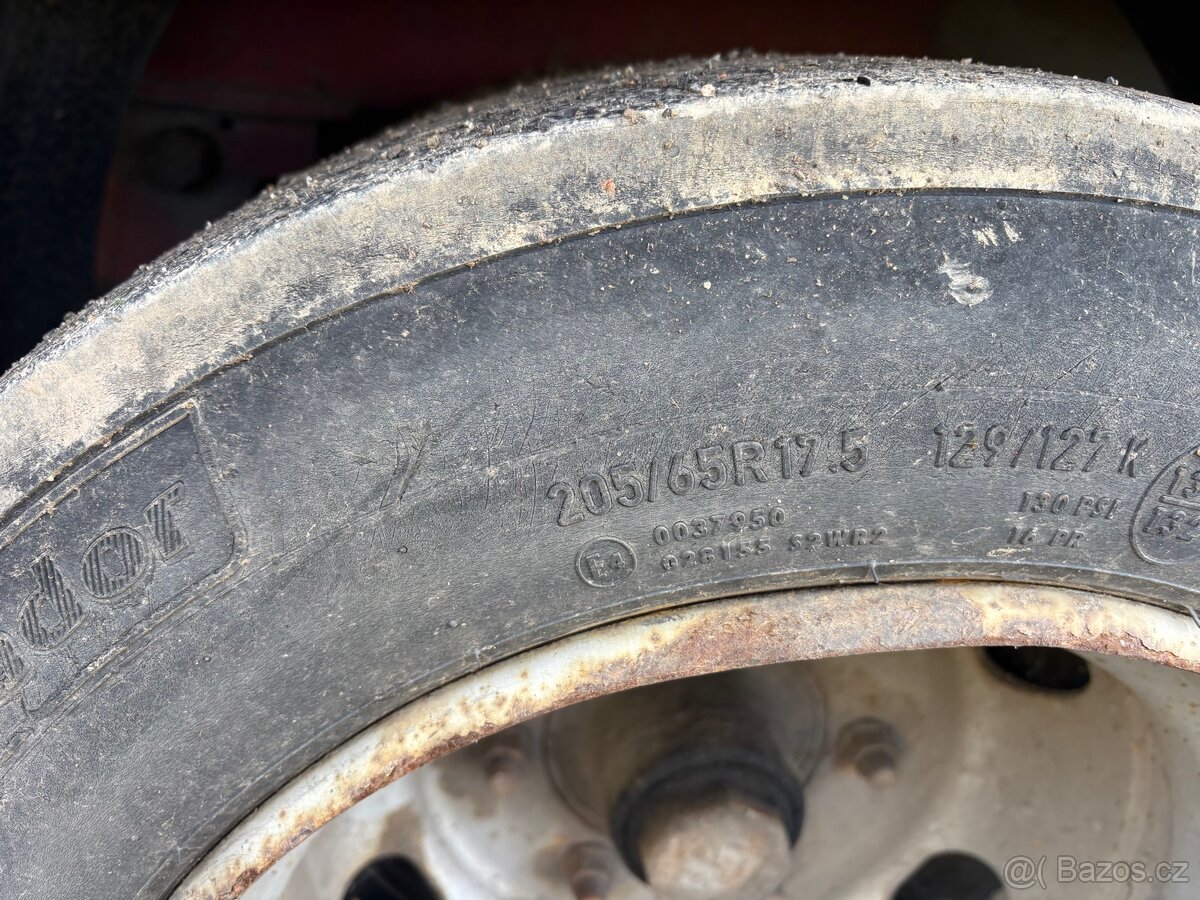 Nákladní přívěs valníkový - 13