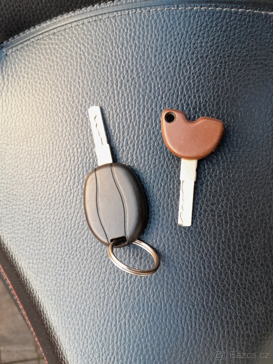 Piaggio Beverly 300 ABS, 2018, pěkný stav, AKCE - 13