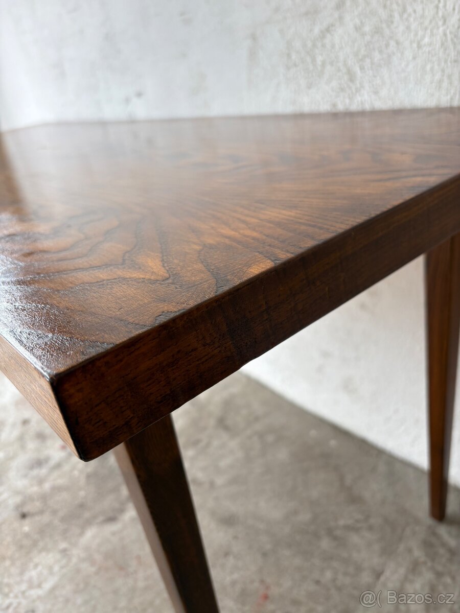 Konferenční stůl - 13