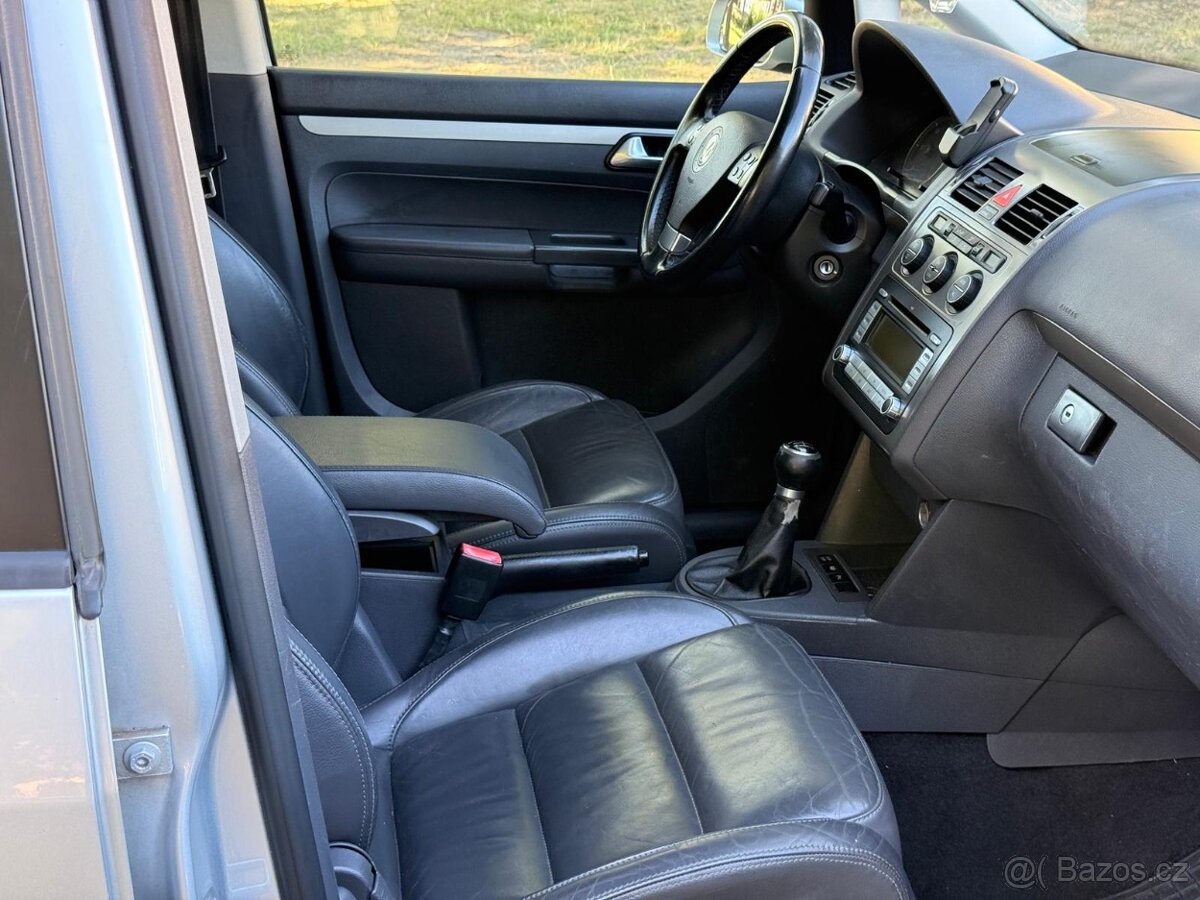 VOLKSWAGEN TOURAN Cross 2.0TDi - 13
