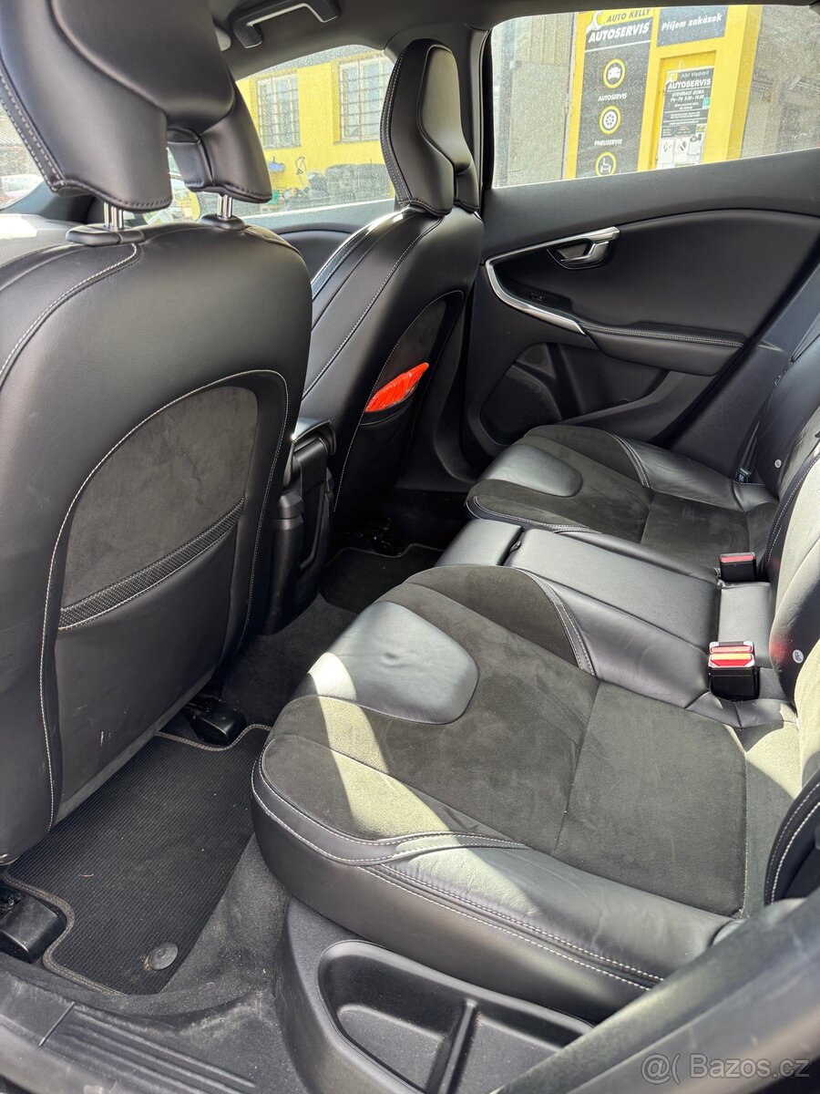 Volvo V40 D2 R-design - 13