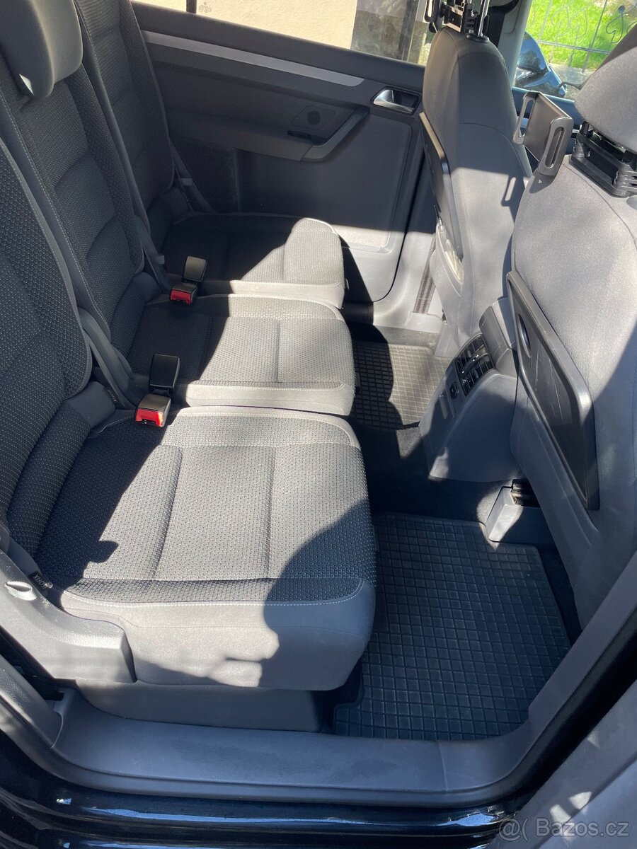VW TOURAN 1.6 TDI 77kW - 13