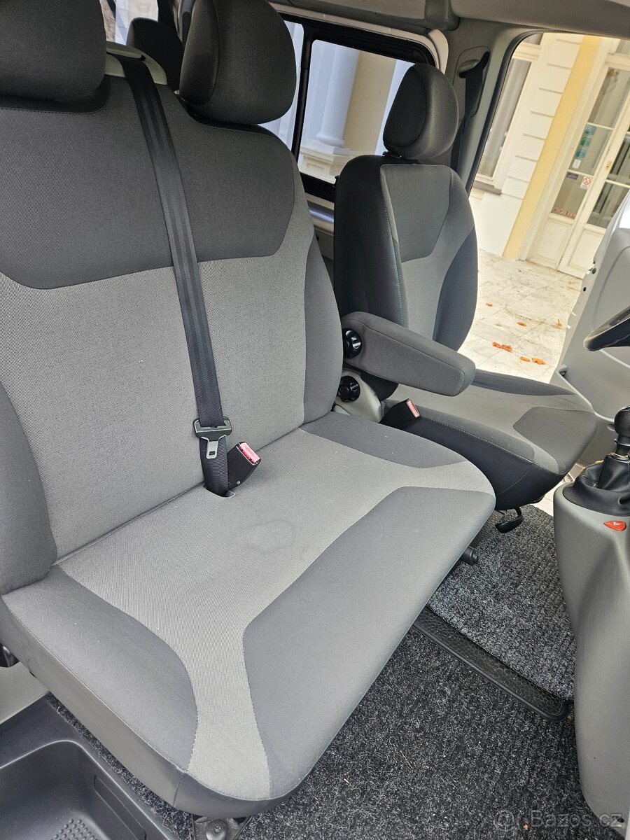 Renault Trafic Passenger 2.0 dCi 66 kW 2013, 9 míst ODP. DPH - 13