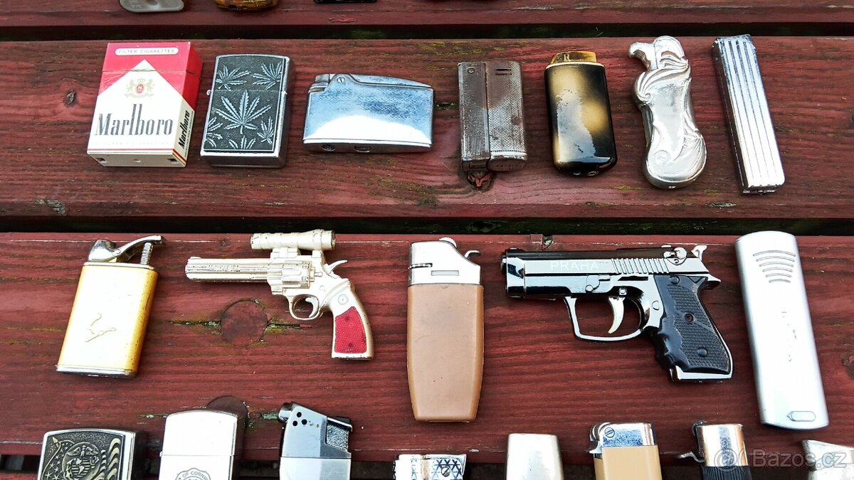 Stare zapalovače ,nůžky ,hodinky ,autíčka . - 13
