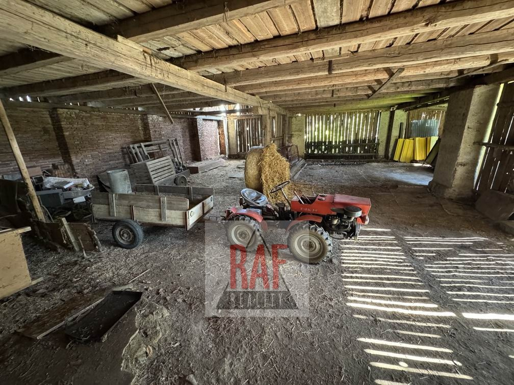 Prodej - zemědělská usedlost, stodoly, pozemky - Moravec - 13