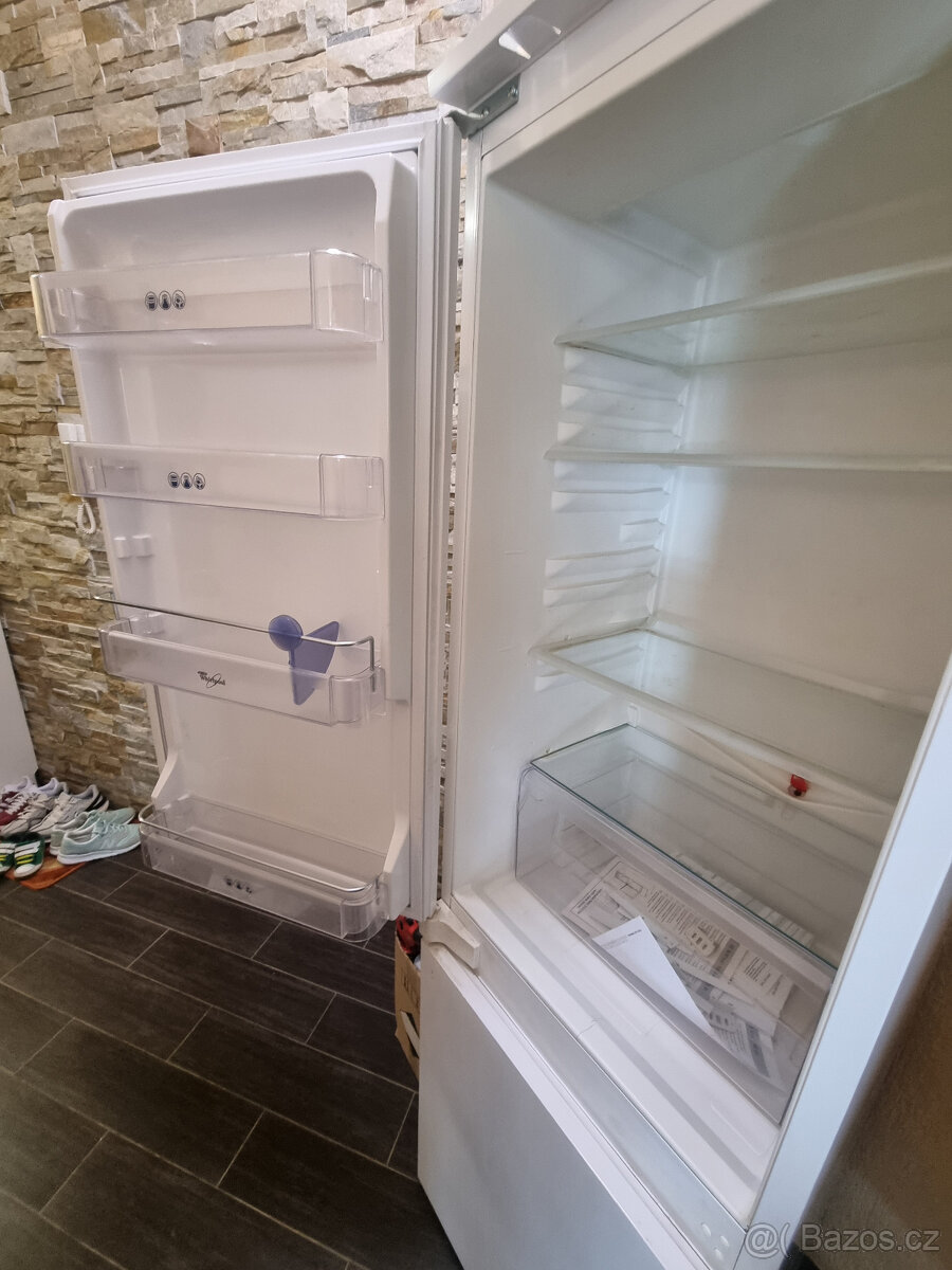Darují za odvoz vestavnou ledničku Whirpool - 13