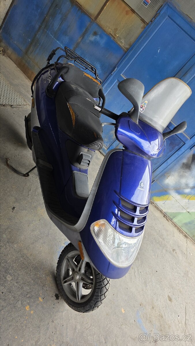 Skútr Piaggio 125 Hexagon - 13
