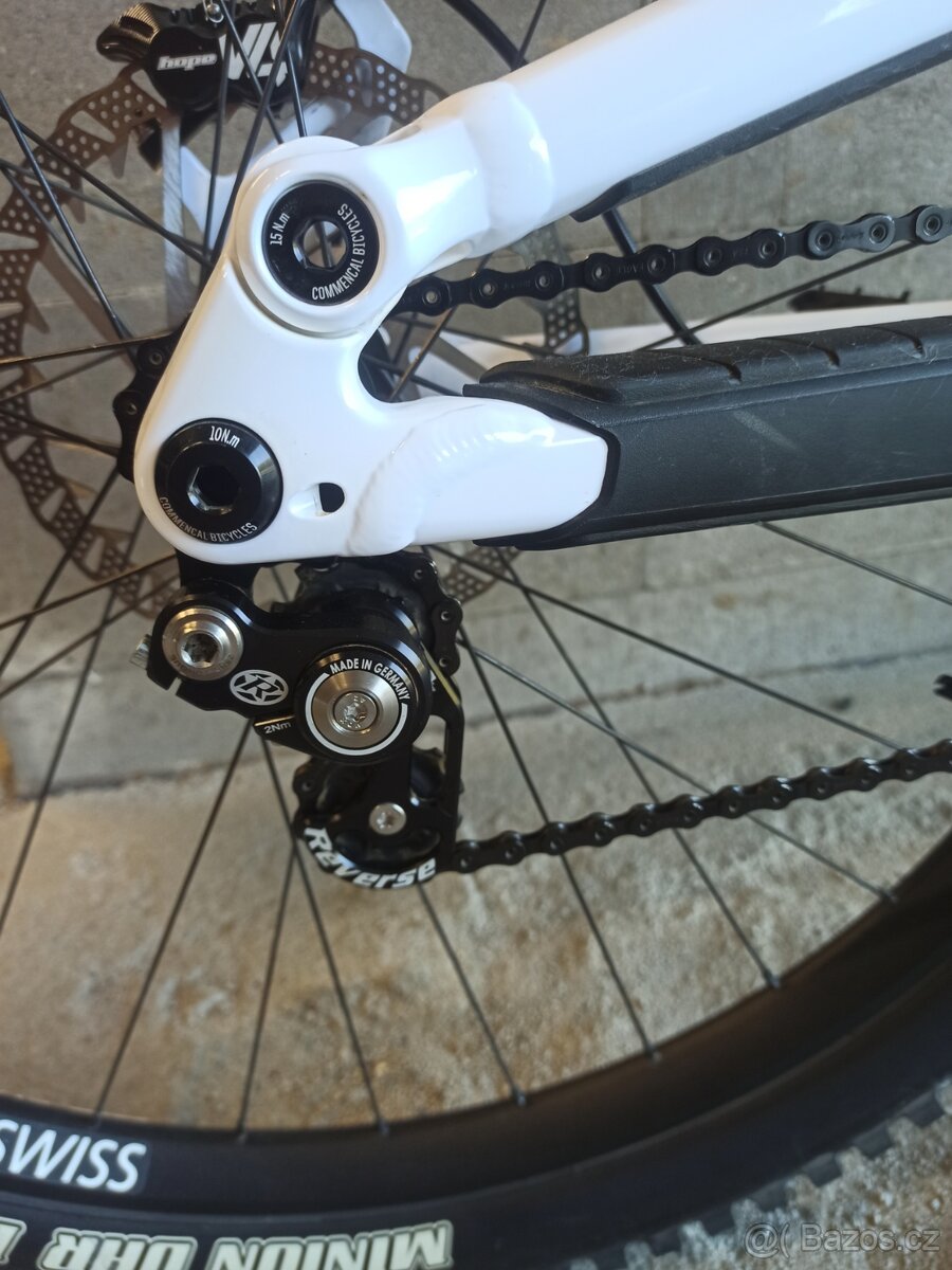 Commencal Clash Build 2025 Top stav - 13