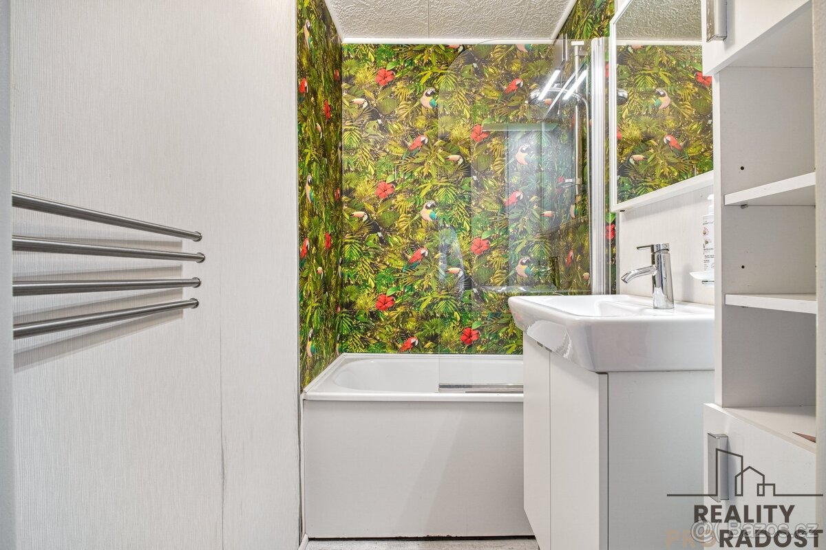 Prodej družstevního bytu 2+kk s krásným výhledem v Ostravě- - 13