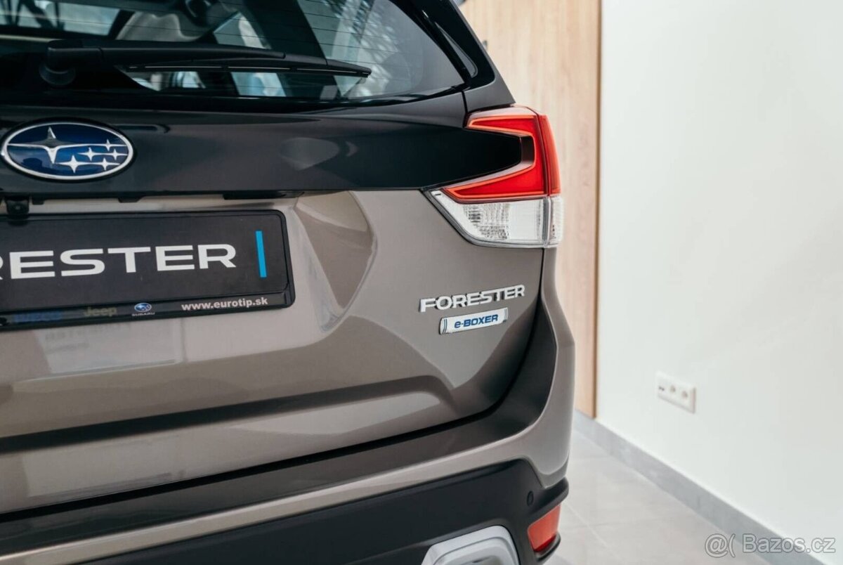 Subaru Forester 2.0i mHEV Premium Lineartronic - 13
