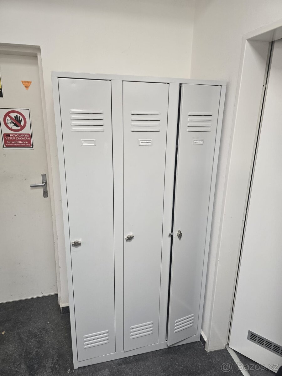 kancelářský nábytek - 13