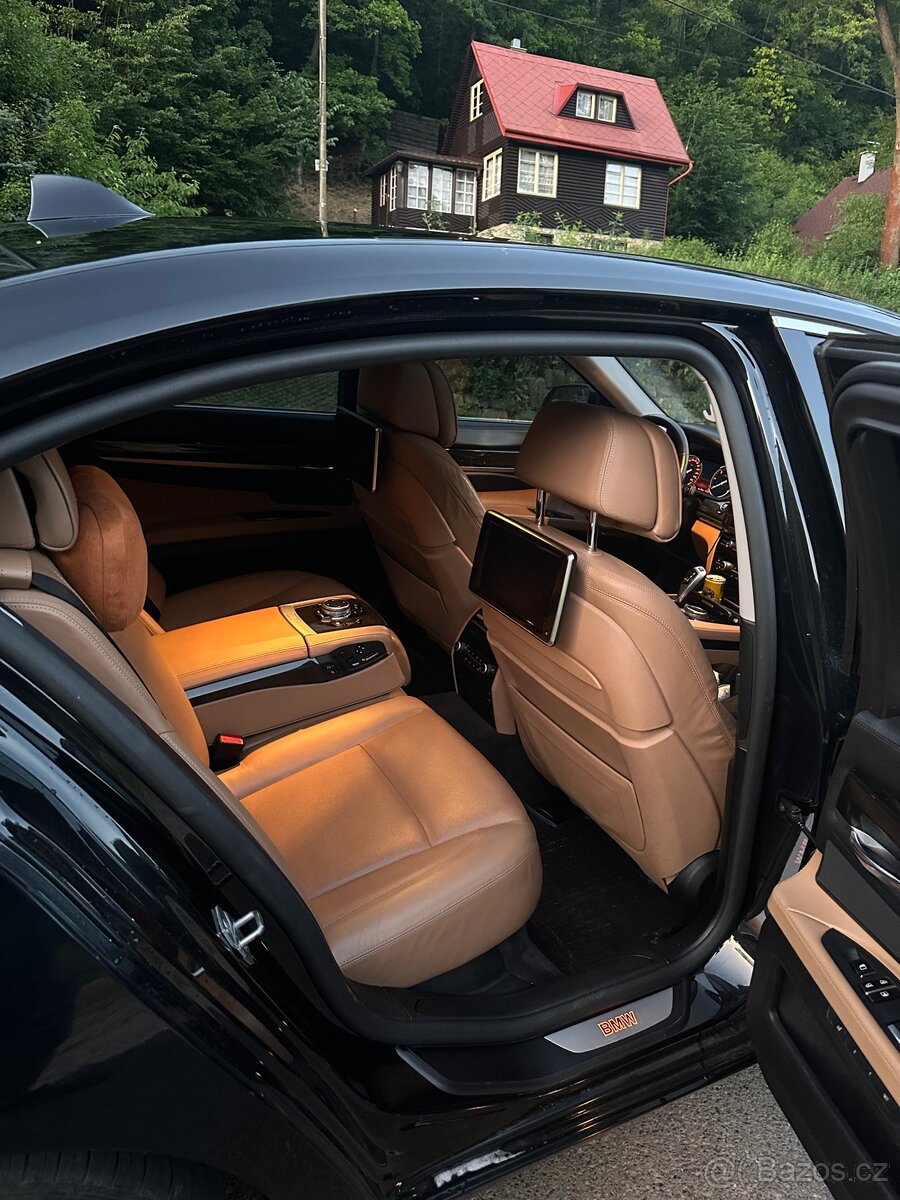 BMW 740 D XDRIVE 230kw, skvělá výbava - 13