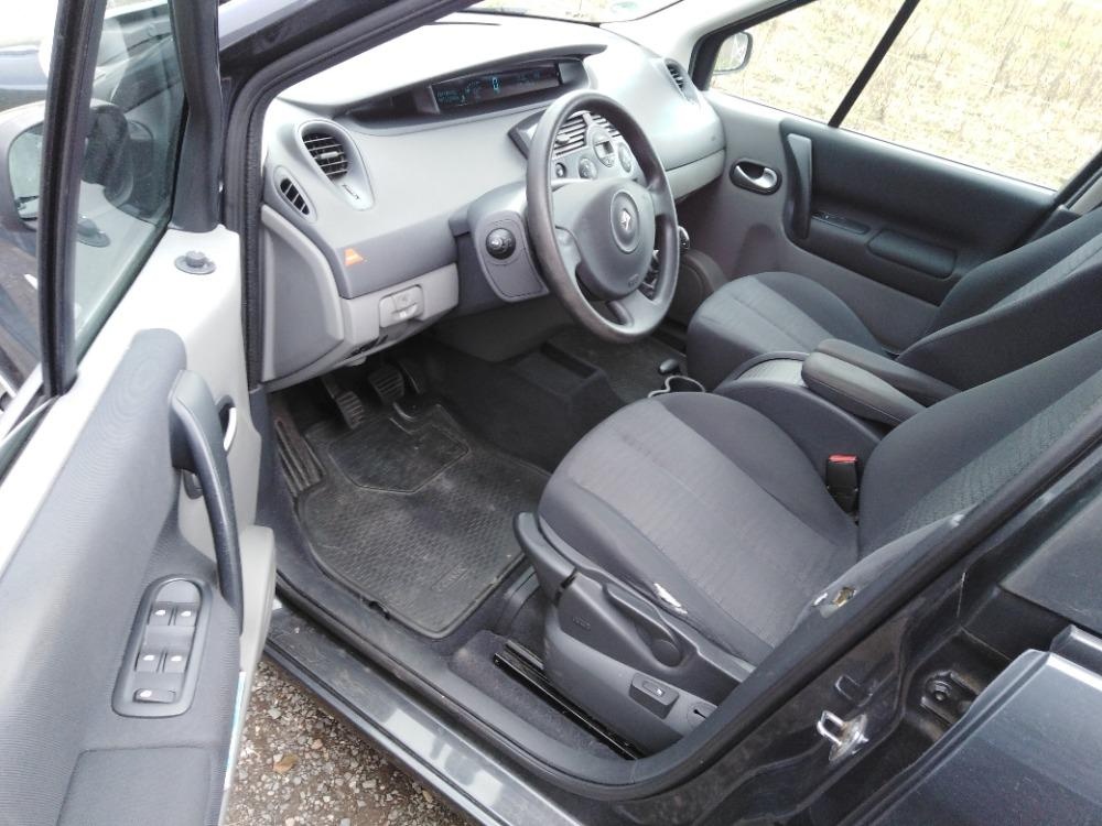 RENAULT SCENIC 1,5 DCi NAFTA 78 KW 6.KVALT - 13