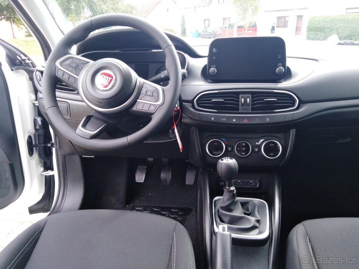 TIPO SEDAN 1,6MJTD 130k Urban - 13