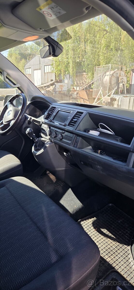 Volkswagen VW Caravelle 2.0 TDI - 13