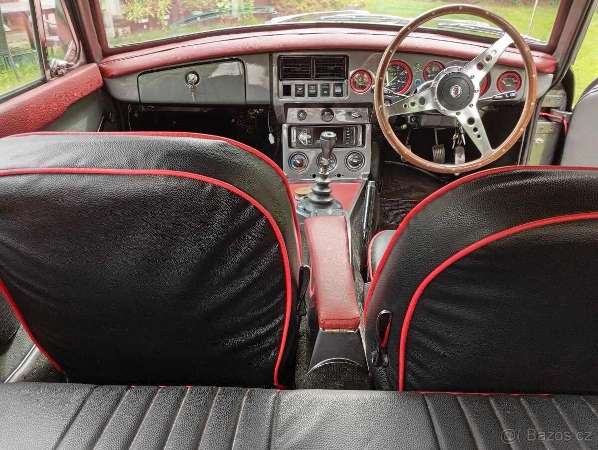 MGB GT 1979 Fully Restored - 13