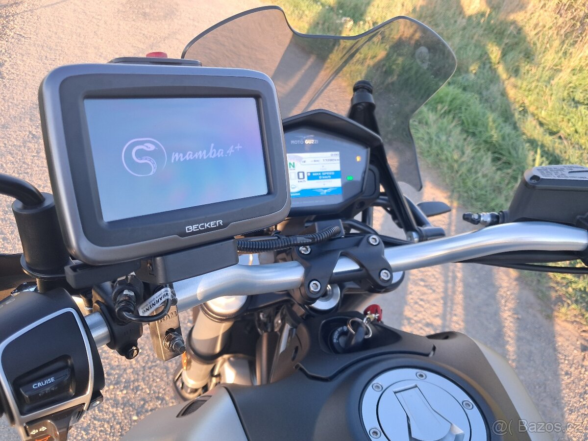 Moto Guzzi V 85 TT abs - 13