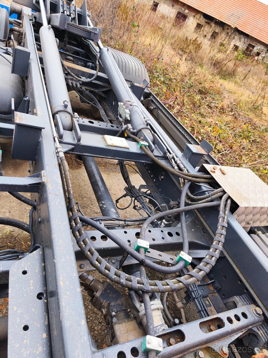 Mercedes Benz atego - 13