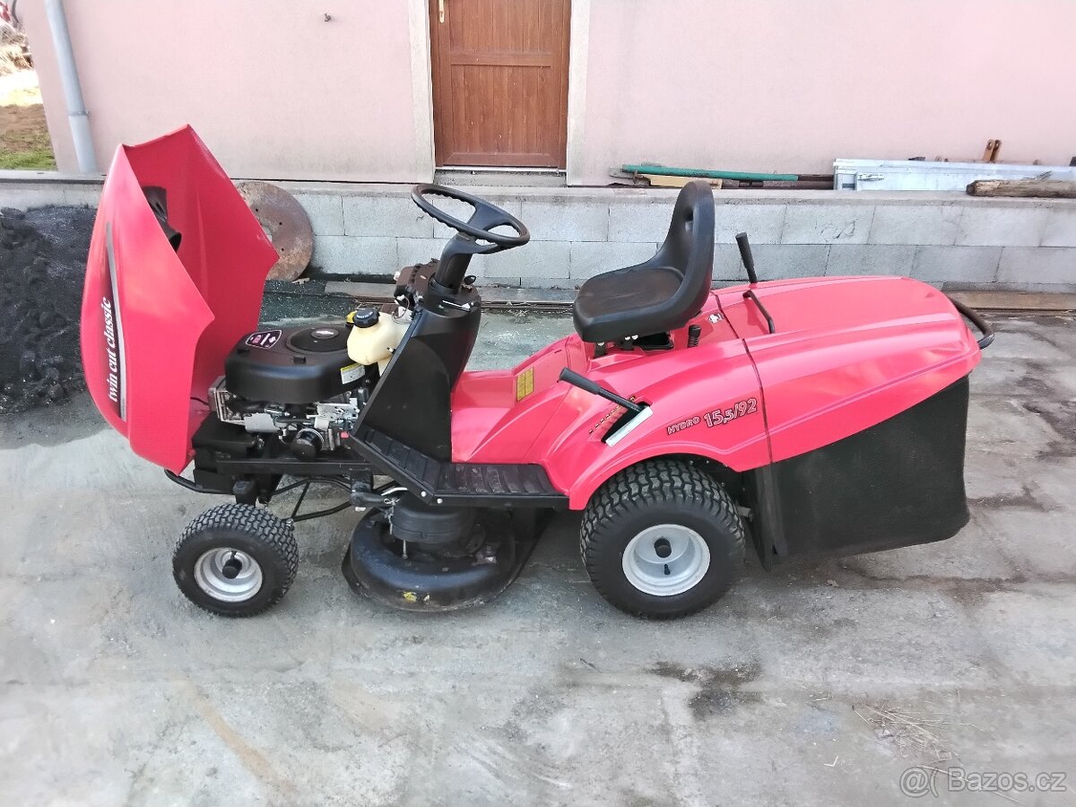 Sekací traktor Castelgarden 15,5/92 Hydro - 13