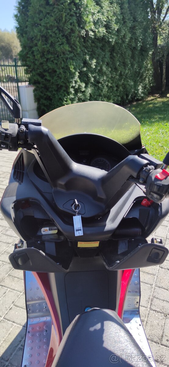 Prodám skútr Zn. Jonway GTS 125 - 13