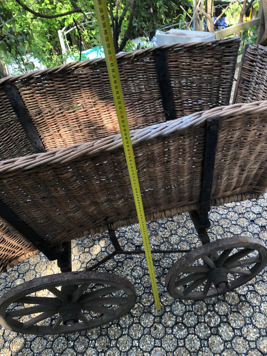 Nádherný Starožitný kočár - 13