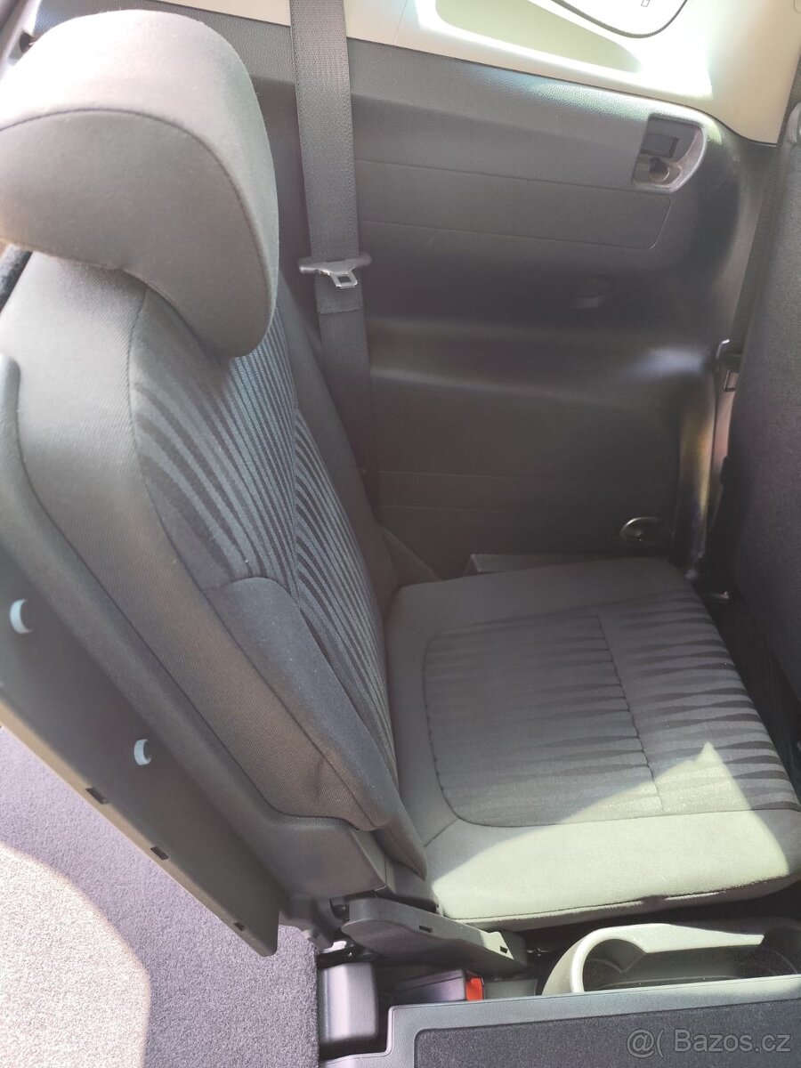 OPEL ZAFIRA TOURER 7 míst - 13