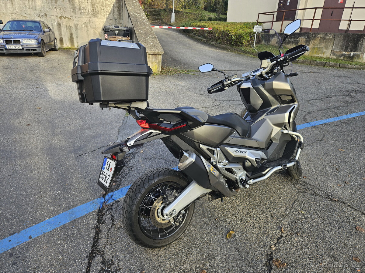 Honda X-ADV 750 - nová v ČR, najeto 12,5 tis. km - 13