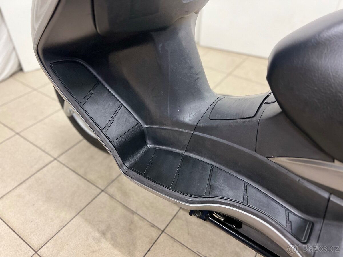 SUZUKI BURGMAN 200 - 13