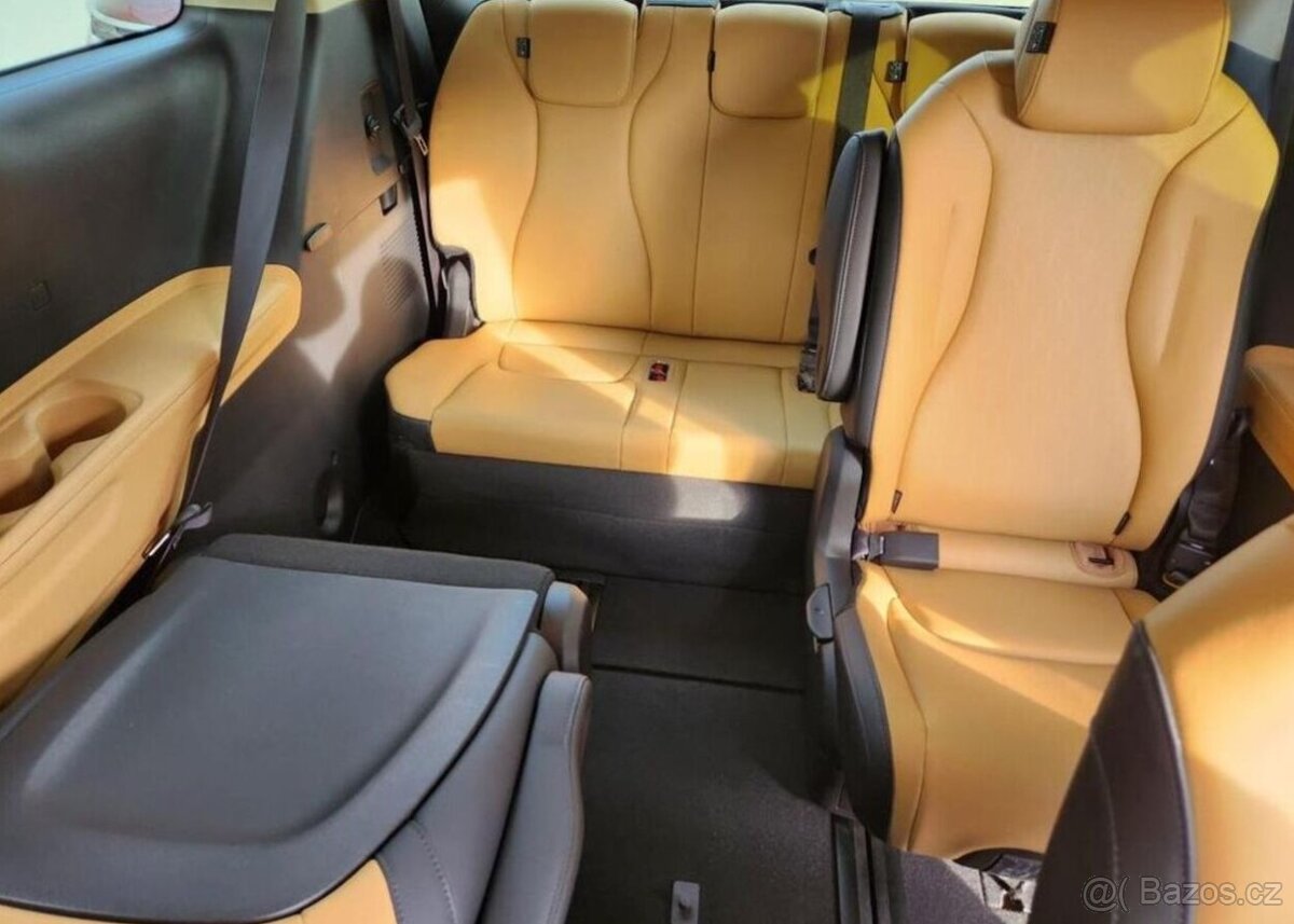 Kia Carnival 2.2- 9 míst - REZERVACE - 13