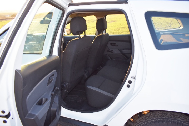 DACIA DUSTER 1,6 SCE 174 680KM, 1.M,TEMPOMAT,PO SERVISE - 13